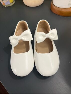 Girls White Bow Ballet Flats - Kids Shoes